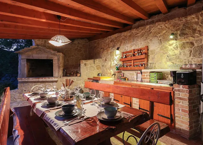 Four-Bedroom Holiday Home In Klis