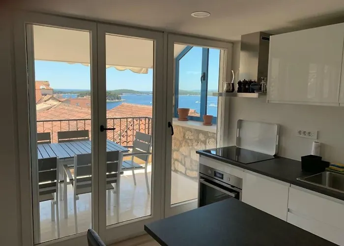 Penthouse In Old Dalmatian House - Flybridge